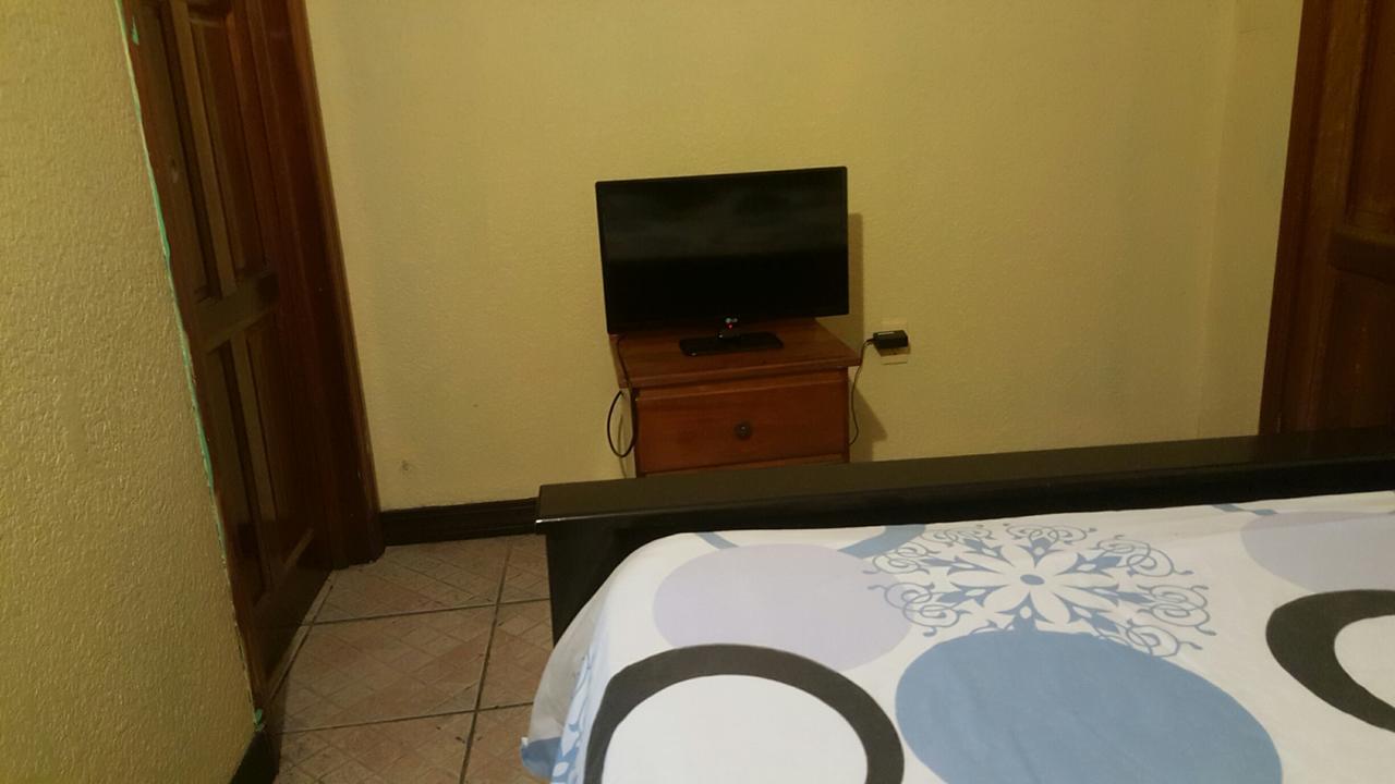 Hotel Central Park Сан Педро Екстериор снимка